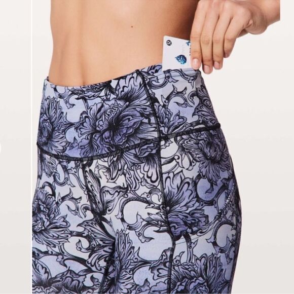 Lululemon Fast & Free Crop Leggings 6 - Picture 4 of 12